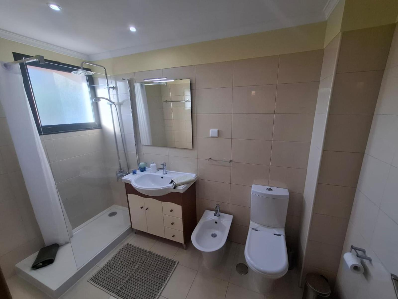 Cozy And Bright Apartment Machico  Extérieur photo