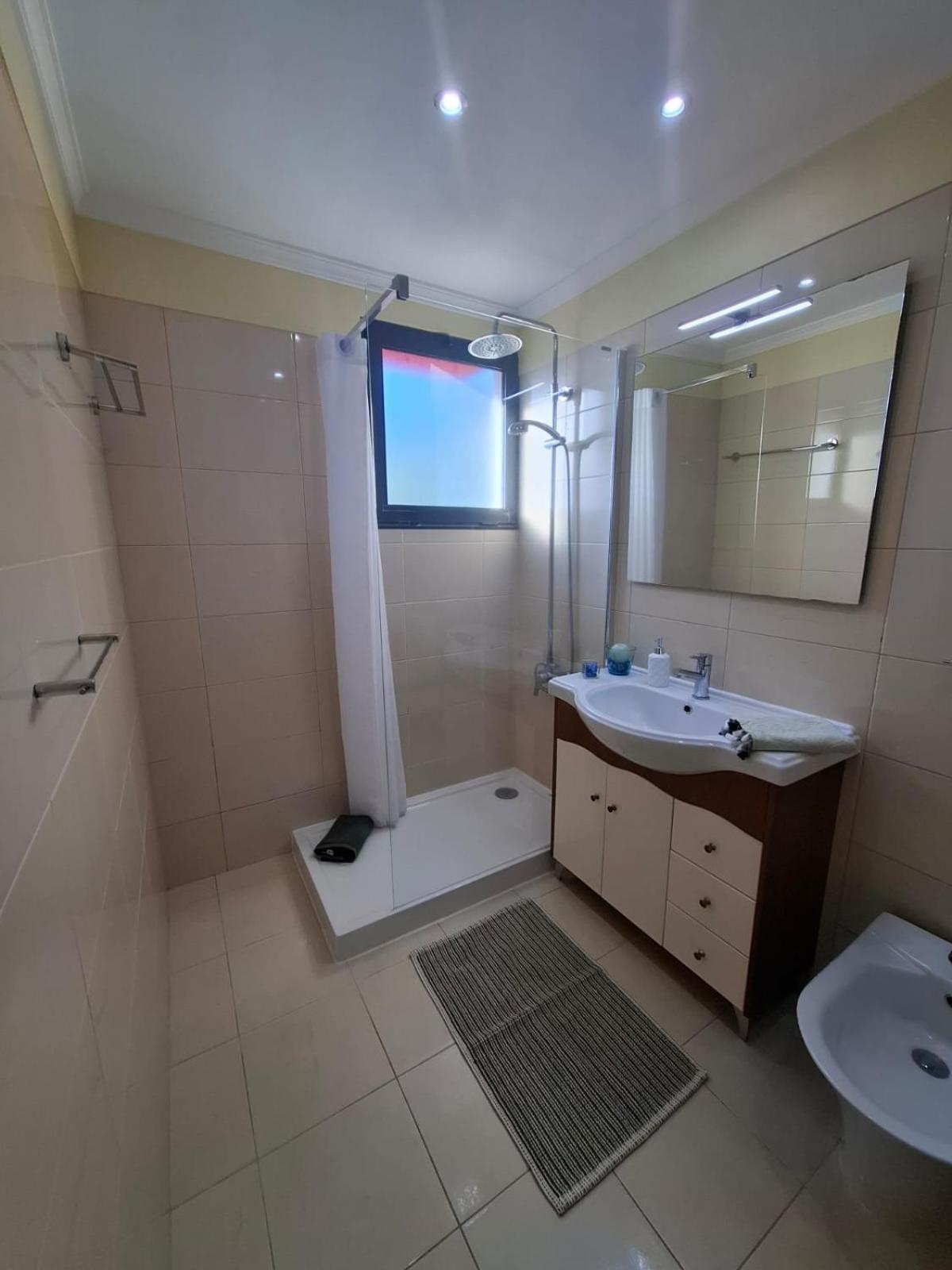 Cozy And Bright Apartment Machico  Extérieur photo